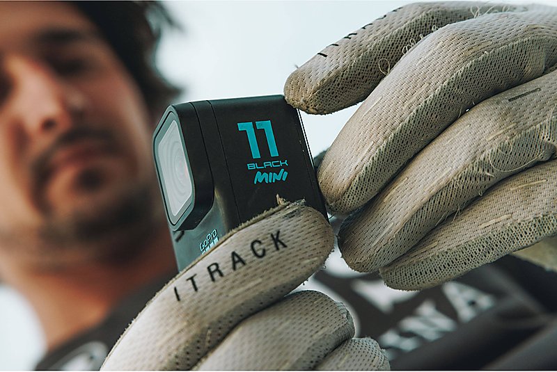 מצלמת אקסטרים GoPro HERO11 Black Mini.