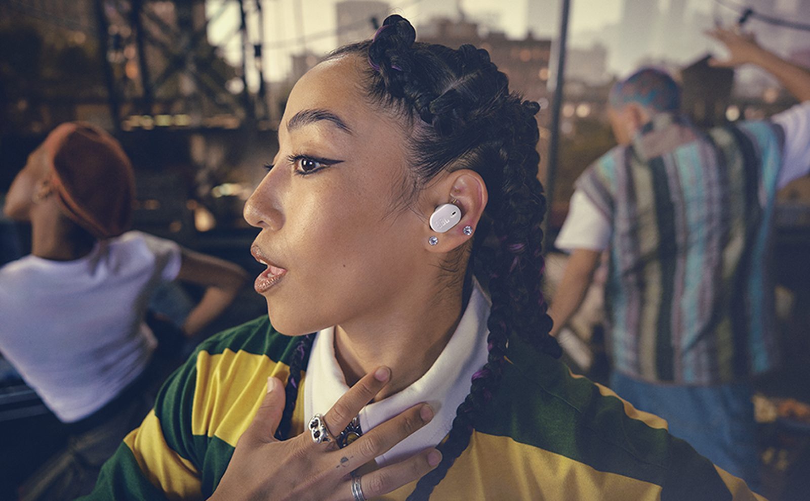 אוזניות אלחוטיות JBL Tune Buds 2 TWS.