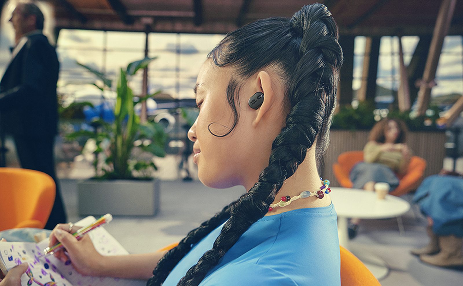 אוזניות אלחוטיות JBL Tune Buds 2 TWS.